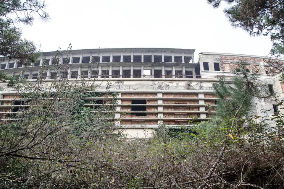 Montecatini, una colonia decadente in ricordo dei Monopoli di Stato