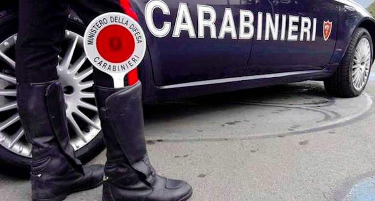 Napoli, donna morta legata e imbavagliata