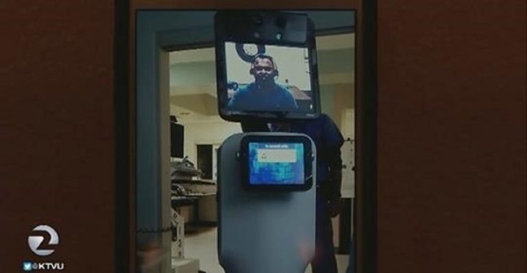 USA, robot entra in stanza d'ospedale al posto del medico "Stai morendo"
