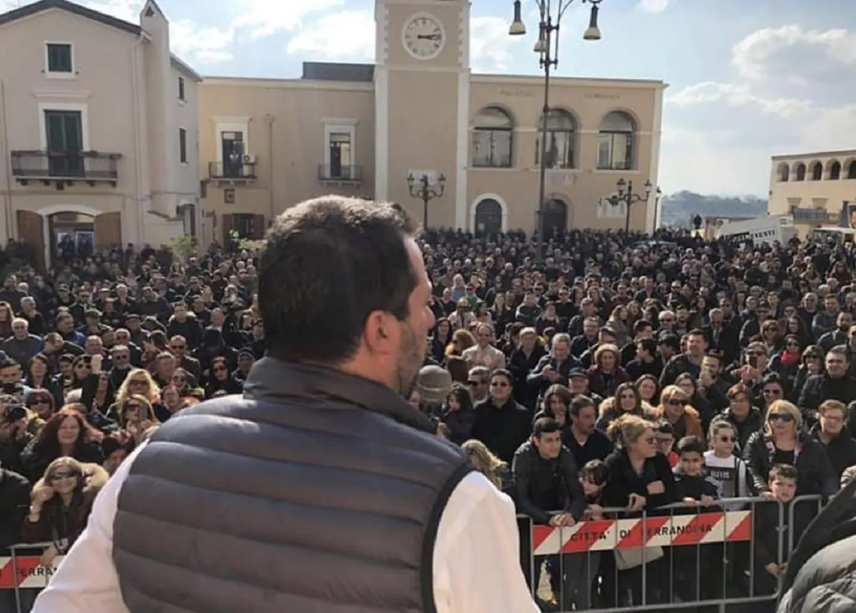 Terrorismo, Salvini in allarme "Che la Francia ci dia una mano"
