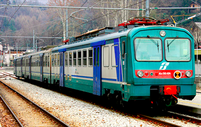 Toscana, travolto dal treno regionale
