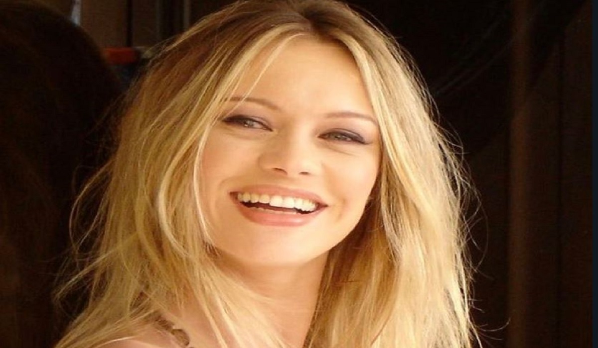 Anna Falchi, foto hot per celebrare la sua Lazio