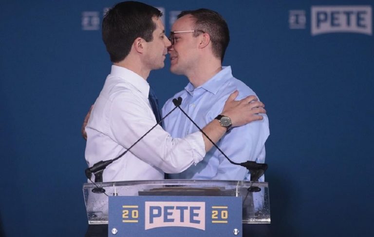 bacio Pete Buttigieg