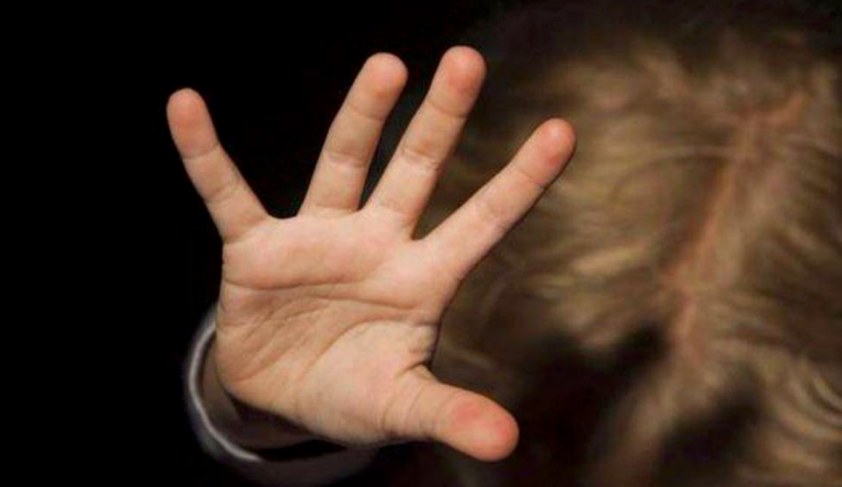 Bimba violentata da zio