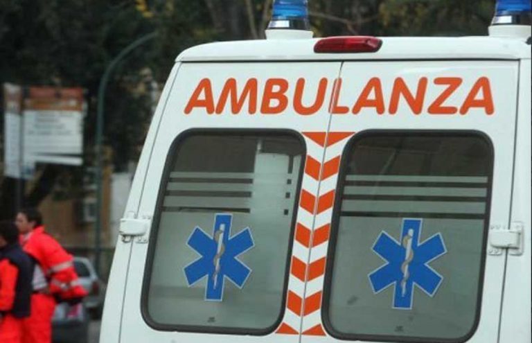 eboli mamma investe figlia