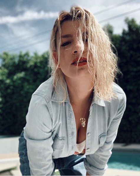 emma marrone scollatura