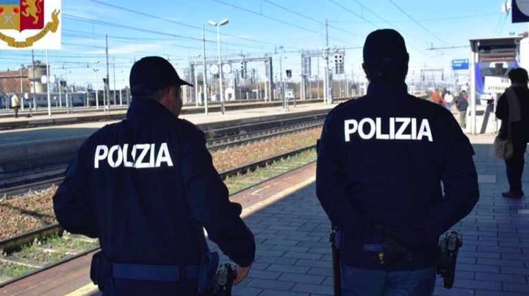 Ghanese aggredisce poliziotti sul treno