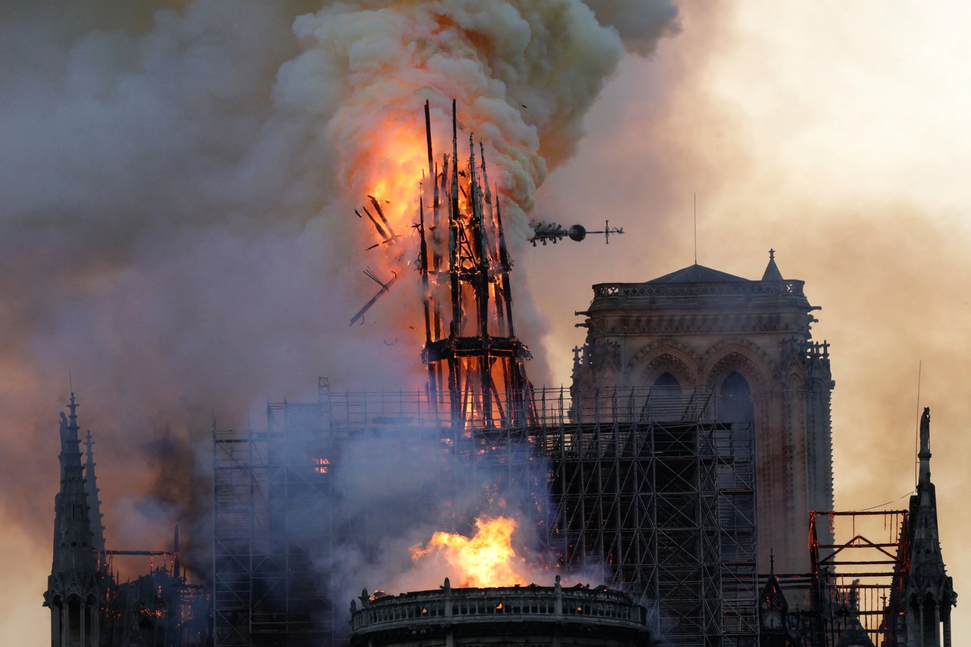 incendio-cattedrale-notre-dame-parigi