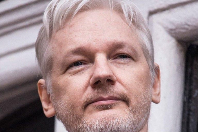 Wikileaks, arrestato in Ecuador un uomo vicino al fondatore Assange Wikileaks, arrestato in Ecuador un uomo vicino al fondatore Assange