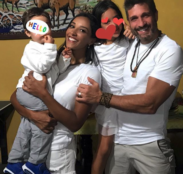 juliana moreira con i figli e il compagno edoardo stoppa