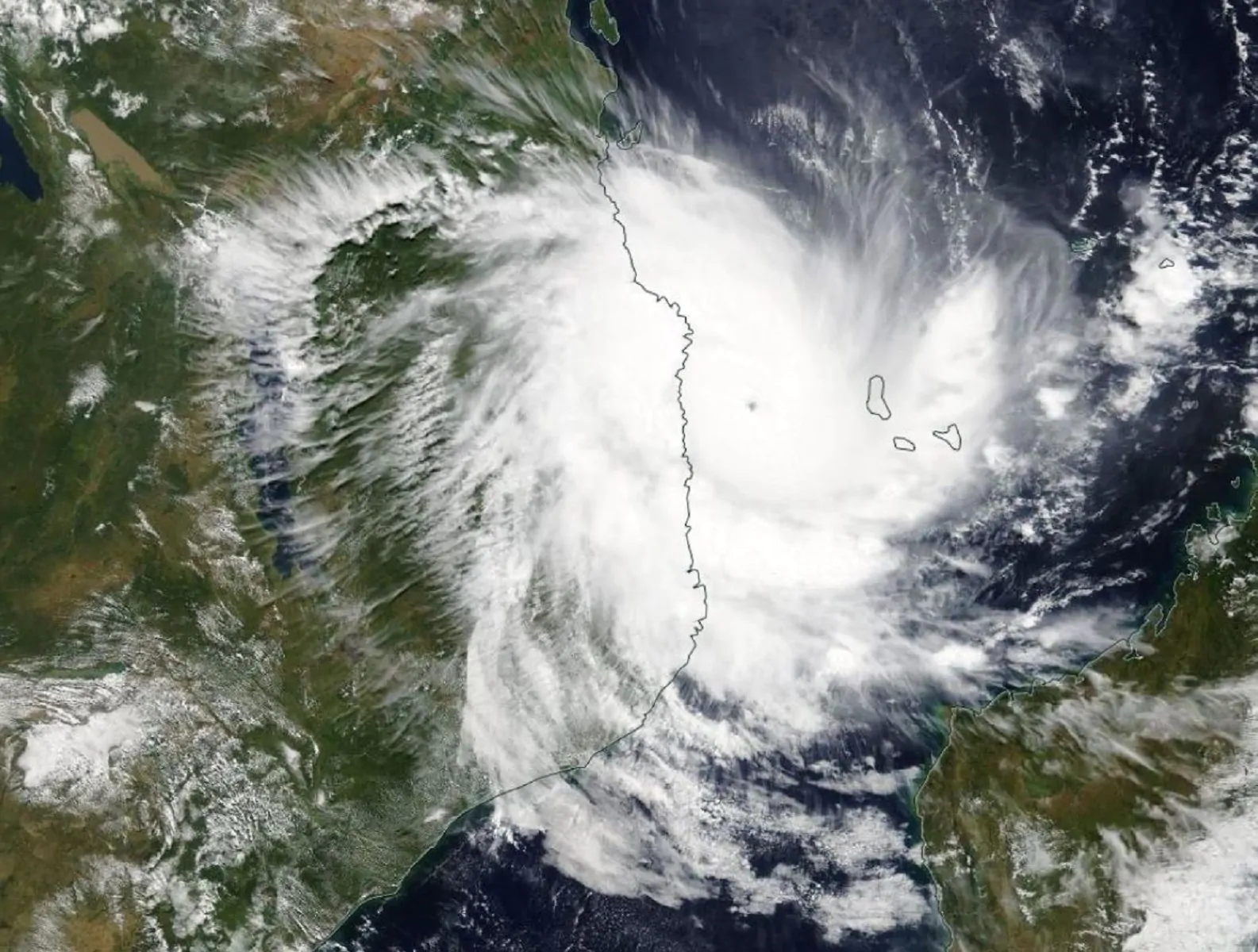Il ciclone Kenneth raggiunge il Mozambico e la Tanzania