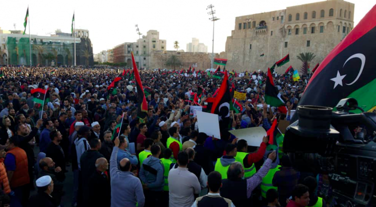 Libia, manifestanti a Tripoli contro Haftar e la Francia