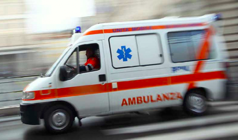 Neonato morto dopo parto in casa