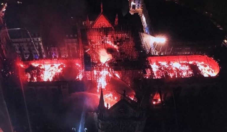 notre dame incendio