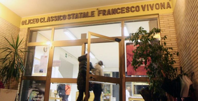precipita professore liceo