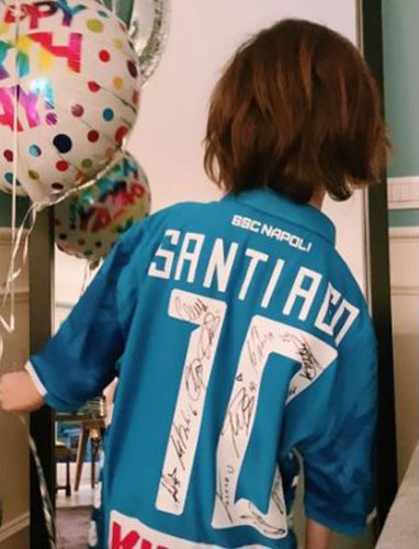Santiago con la maglia del Napoli