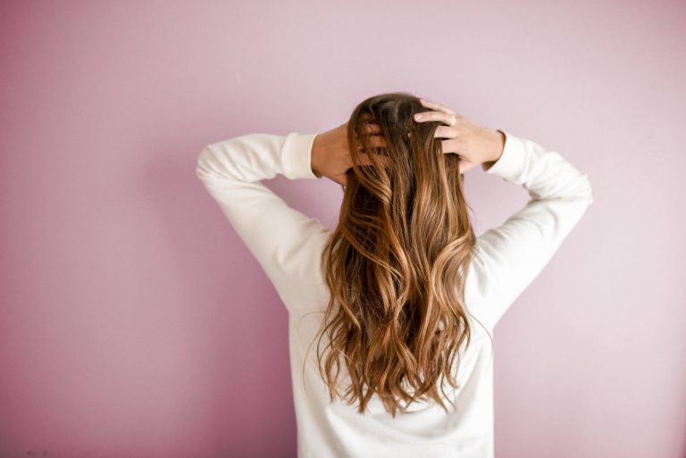 come far ricrescere i capelli