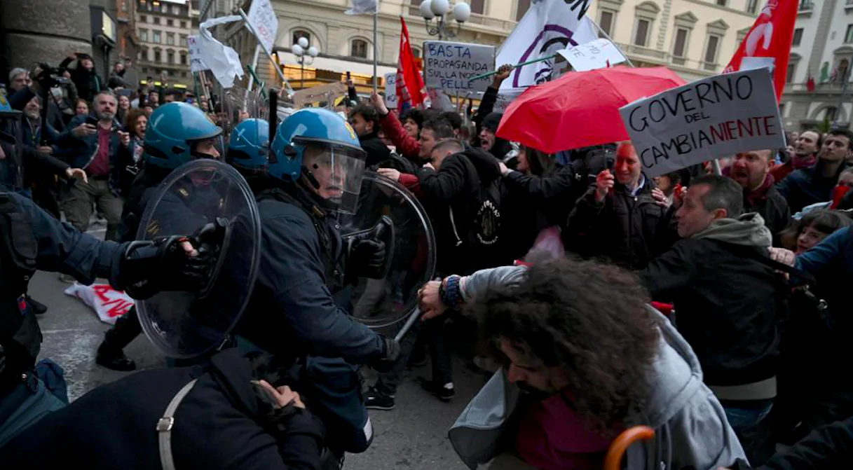 Manifestazione anti Salvini, scontri a Firenze