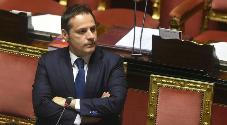 Conte revoca Siri, fuori dal governo