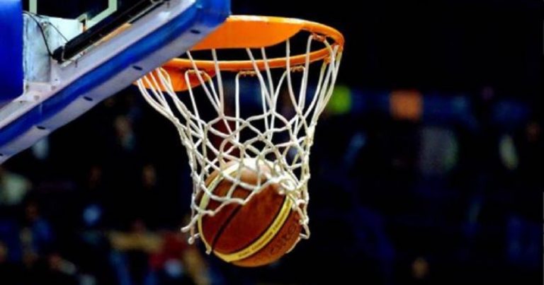 insulti partita basket