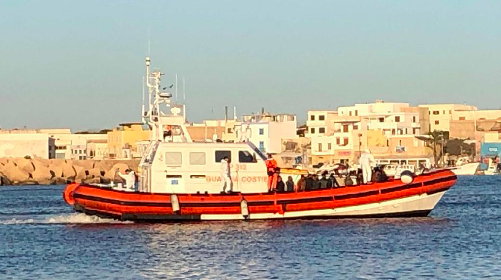 Lo sbarco a Lampedusa