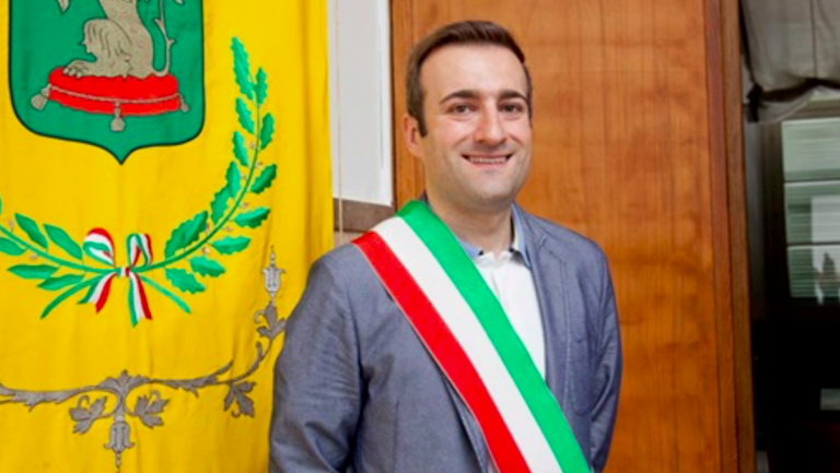 risalente di nuovo dopo lutto