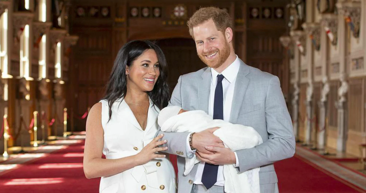 Royal baby scimmia, conduttore licenziato