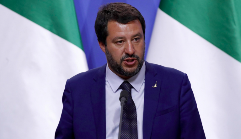 Salvini insulti da M5S