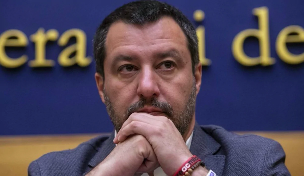 Salvini insulti M5S