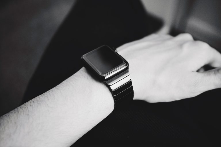 Smartwatch economico per Natale: funzioni e quale scegliere