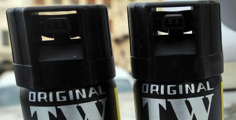 spray peperoncino scuola bologna