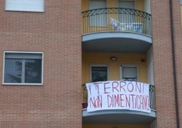 striscioni contro Salvini
