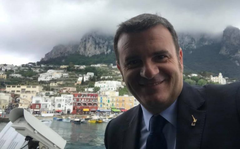 affitti brevi gian marco centinaio