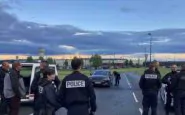 Francia, detenuto prende agenti in ostaggio
