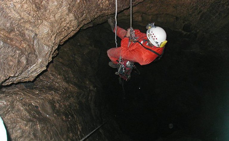 grotta-abisso
