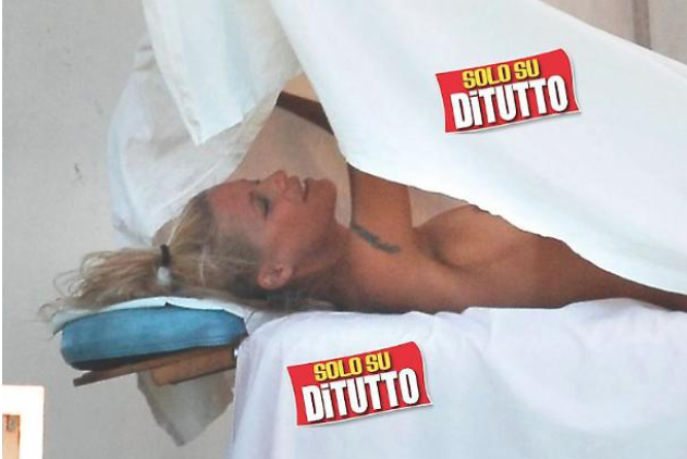 Michelle Hunziker a seno nudo