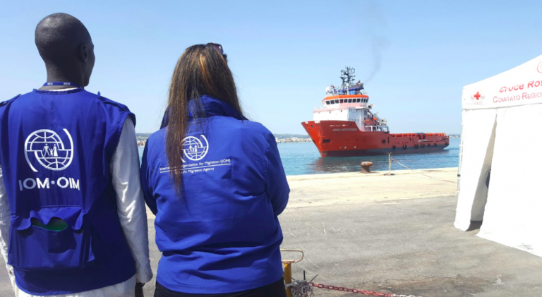 Migranti sbarcano a Pozzallo
