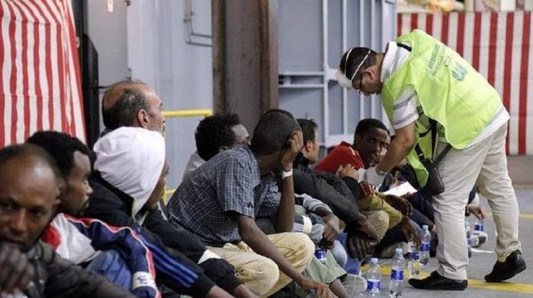 migranti taranto