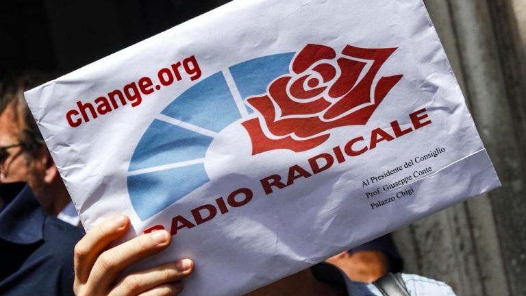 Salva radio radicale