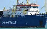 Sea Watch non tornerà in Libia, Salvini attacca la Ong