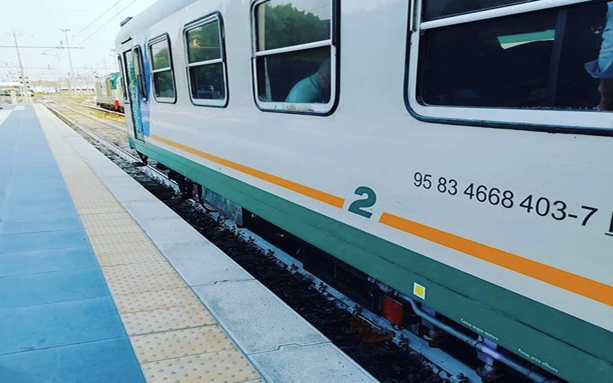treno 1200x750