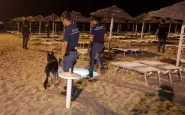 somalo violenta 68enne polizia in spiaggia