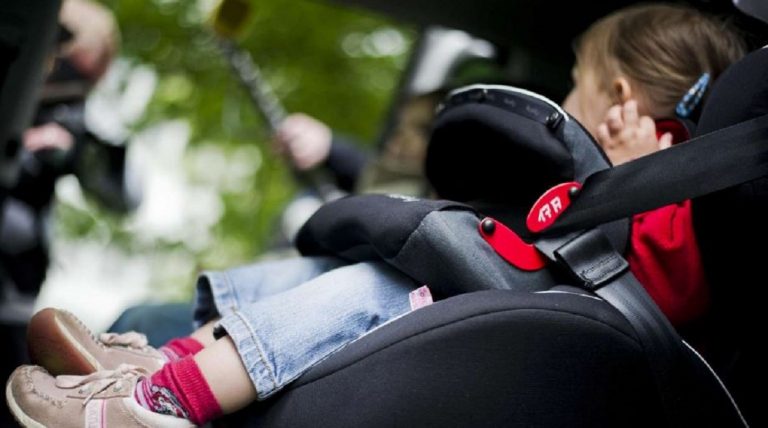 Torino, babysitter picchia bambina arrestata