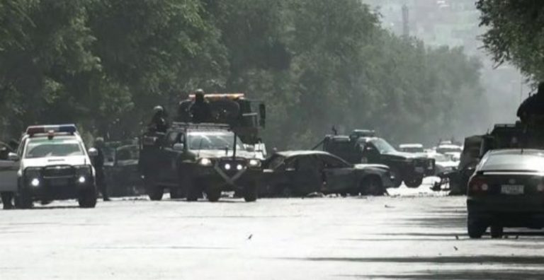 esplosione università kabul