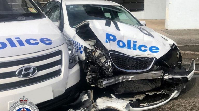 furgone contro auto