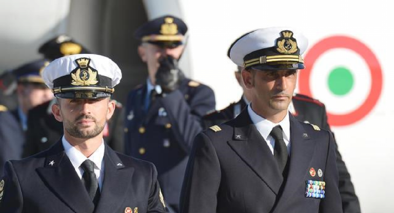 I due marò italiani, accusati di aver ucciso due pescatori indiani
