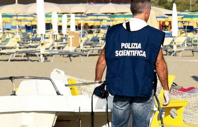 Ragazza violentata in spiaggia ad Ancona