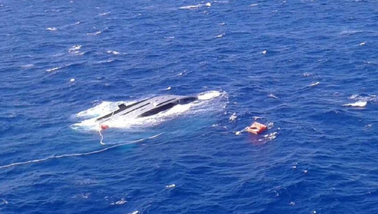 sardegna affonda yacht