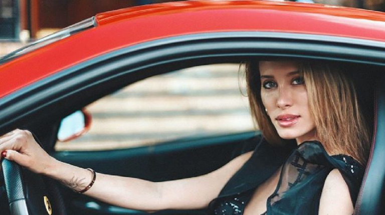 Stella Manente, l'influencer contro il Gay Pride