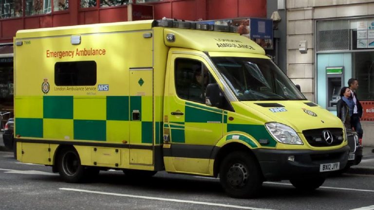 ambulance 13 anni si impicca